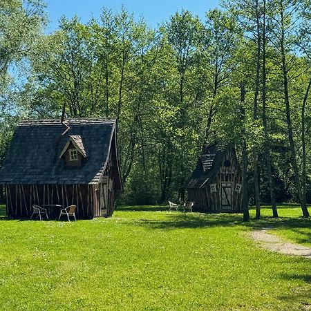 Les Lodges Du Lac Saint-Alban-de-Montbel Buitenkant foto